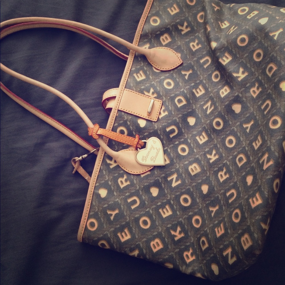 Dooney & Bourke tote
